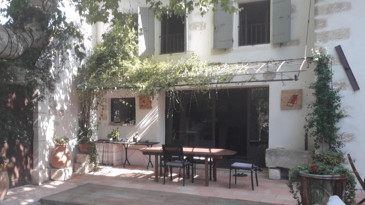Mas" La Maison De Mon Pere " Proche Avignon A Pujaut Exterior photo